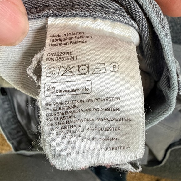 H&M Shorts Mens 36x11.5 Gray Denim Cotton Stretch Slim Fit Medium Wash Casual - Picture 3 of 7